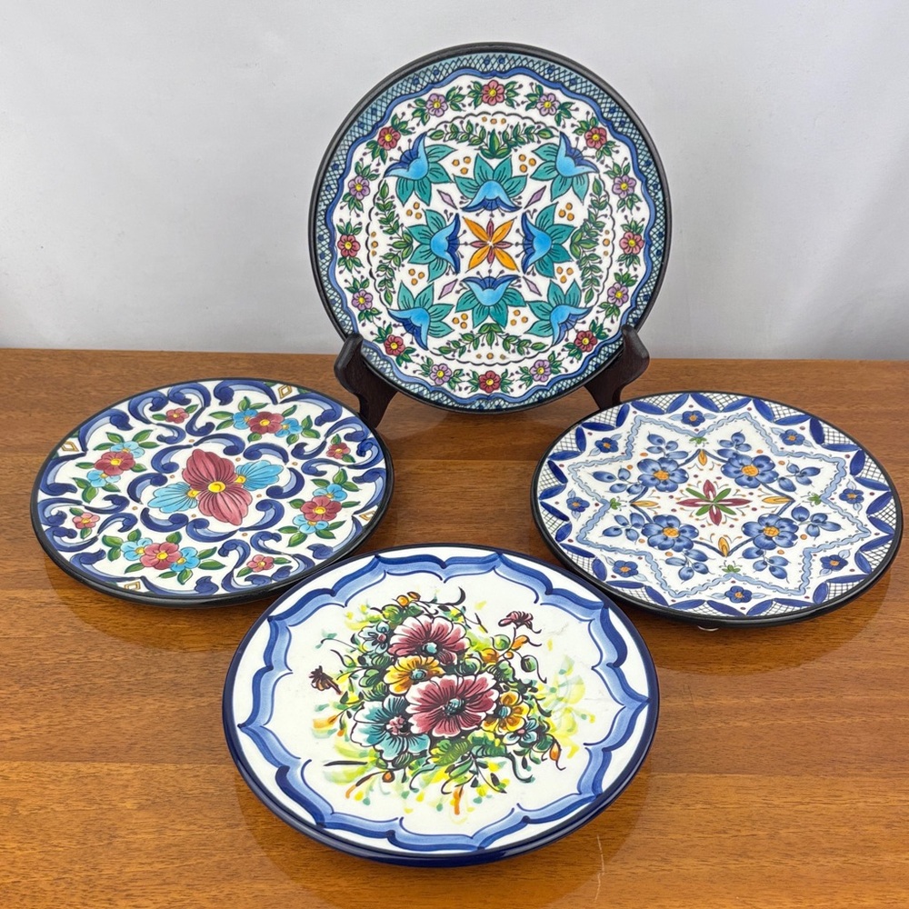 Hand painted vintage Ceramar Spain decorative 7” plates set of four